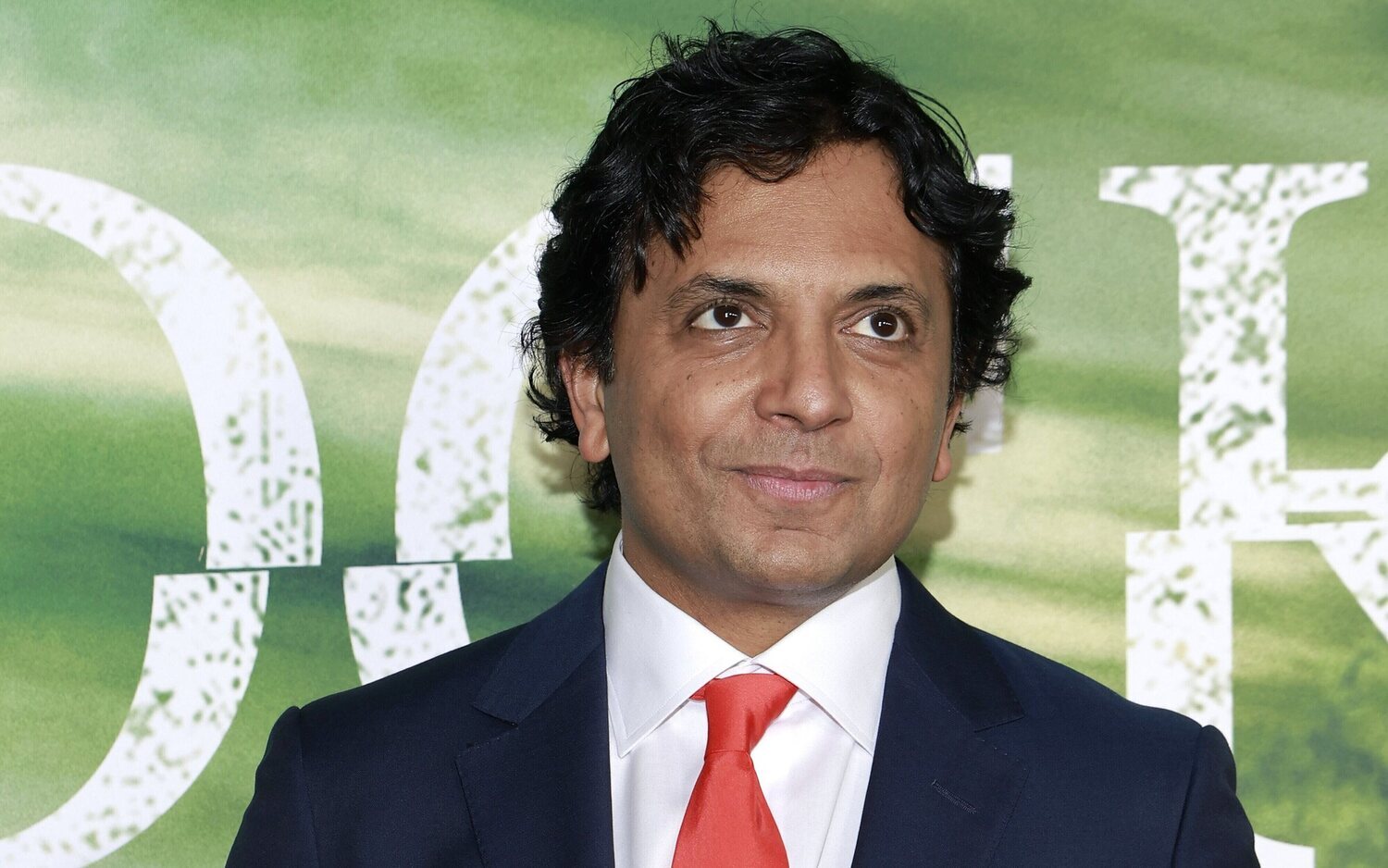 Shyamalan en la premiere de 'Llaman a la puerta' en Nueva York