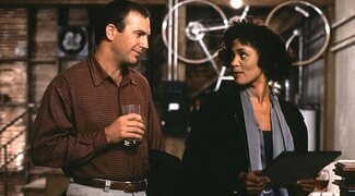 Kevin Costner dedica un bonito mensaje a Whitney Houston en su 70 cumpleaños