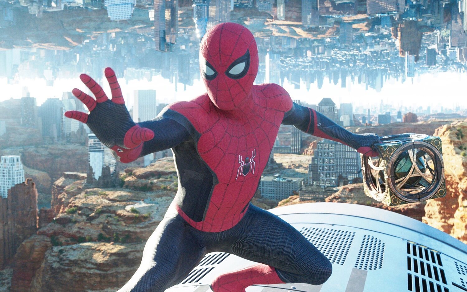 Tom Holland debe huir de la Dimensión Espejo en 'Spider-Man: No Way Home'