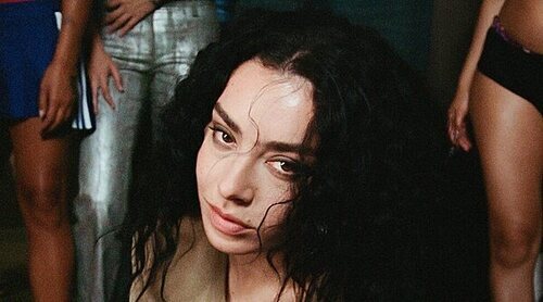 Charli XCX protagonizará una película basada en una idea suya de la mano de A24: 'The Moment'