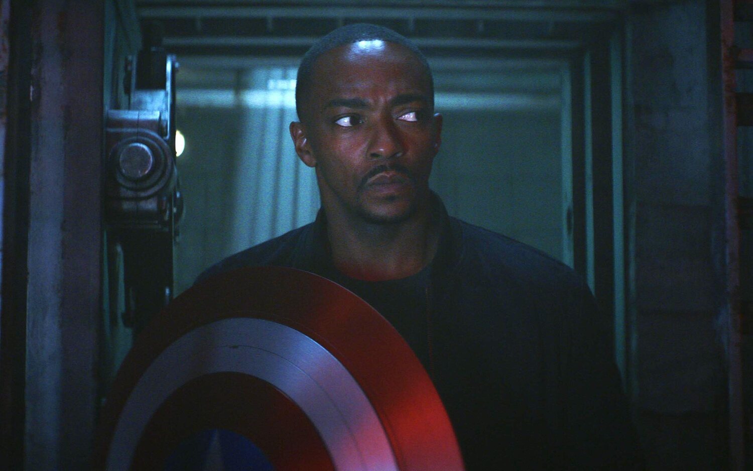 Anthony Mackie como Sam Wilson