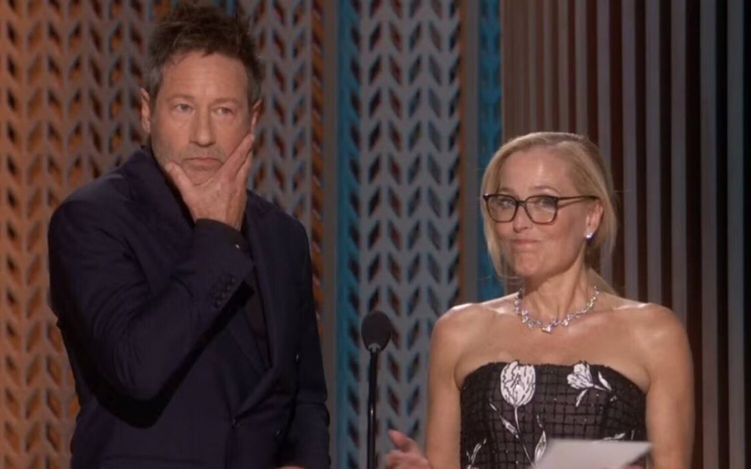 David Duchovny y Gillian Anderson en los SAG Awards