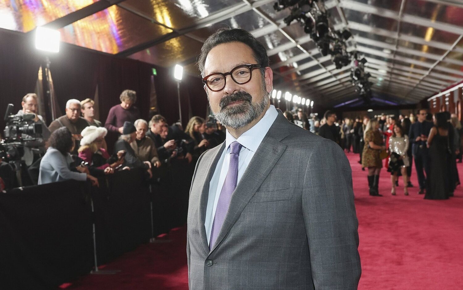 James Mangold en la premiere mundial de 'A Complete Unknown' de Los Angeles