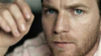 Ewan McGregor cumple 40 y deja de desnudarse