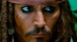 Johnny Depp dice que 'Piratas del Caribe 5' debería esperar, aunque se apunta