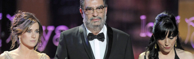 Marta Etura, Enrique González Macho y Judith Colell durante su discurso en los Goya 2012