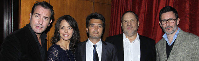 Los hermanos Weinstein con el equipo de 'the artist'