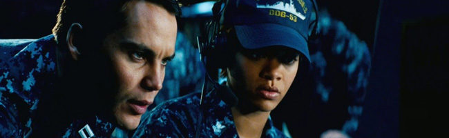 Rihanna y Taylor Kirsh en Battleship