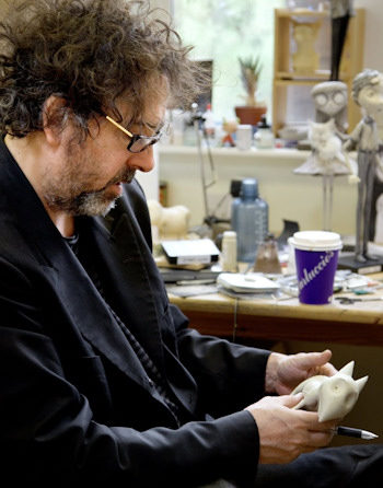 Tim Burton trabajando en Frankenweenie