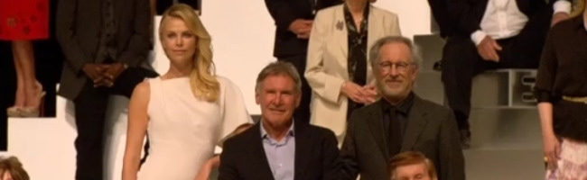 Charlize Theron, Harrison Ford y Steven Spielberg