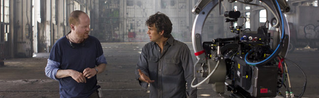 Joss Whedon y Mark Ruffalo rodando 'Los Vengadores'