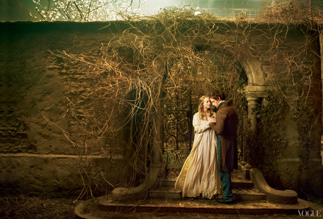 Amanda Seyfried y Eddie Redmayne como los amantes Cosette y Marius