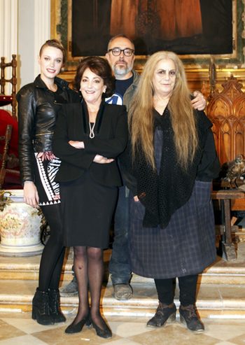 Álex de la Iglesia, Carolina Bang, Carmen Maura y Terele Pávez en el rodaje de Las brujas de Zugarramurdi