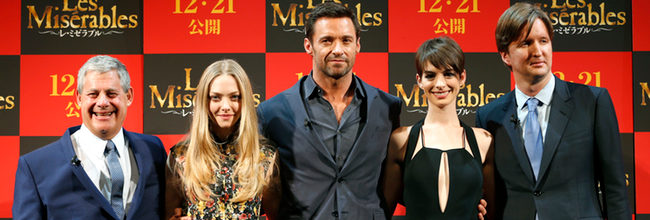 Anne Hathaway, Hugh Jackam y Amanda Seyfried comienzan a promocionar 'Los miserables' en Tokio