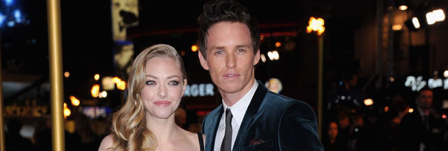 Amanda Seyfried y Eddie Redmayne en el estreno de 'Los Miserables' en Londres