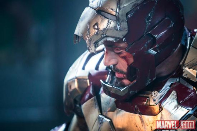 Robert Downey Jr., con la cara ensangrentada en la nueva imagen de 'Iron Man 3'