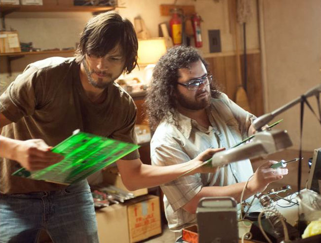 Josh Gad comparte protagonismo con Ashton Kutcher en la nueva imagen de 'jOBS'