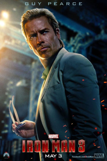 Guy Pearce como el Dr. Aldrich Killian