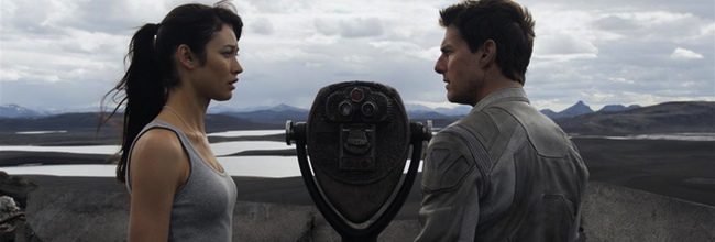 Olga Kurylenko y Tom Cruise