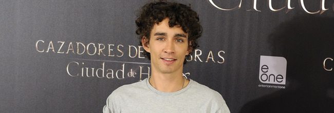 Robert Sheehan