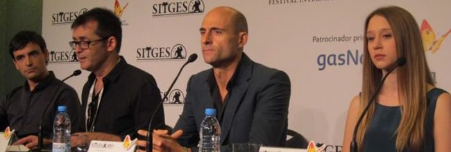 Jorge Dorado - Mark Strong - Taissa Farmiga