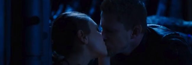 'Jupiter Ascending' con el beso entre Mila Kunis y Channing Tatum