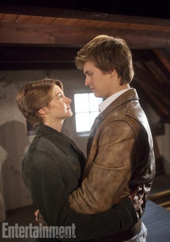 Nueva imagen de 'Bajo la misma estrella' con Ansel Elgort y Shailene Woodley