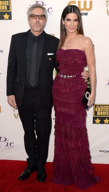 Alfonso Cuarón y Sandra Bullock en los Critics Choice Awards 2014