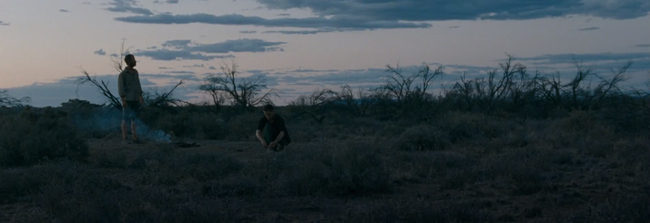 Robert Pattinson y Guy Pearce en The Rover