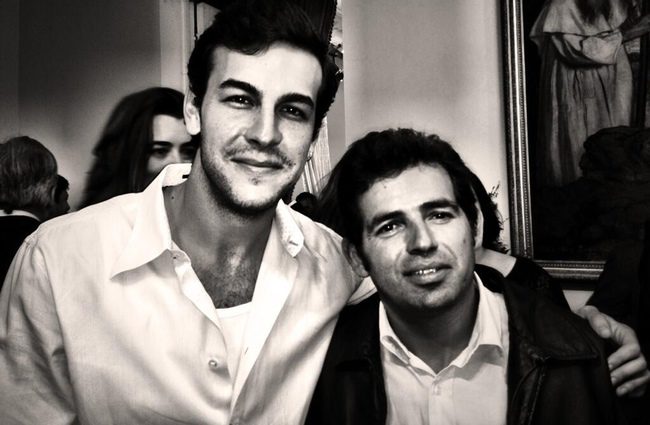 Mario Casas junto a Álex en Chile