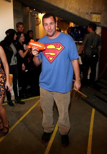 Adam Sandler en los kids Choice Awards 2014