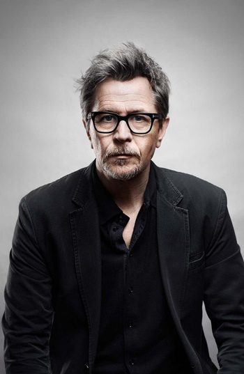 Gary Oldman para Playboy