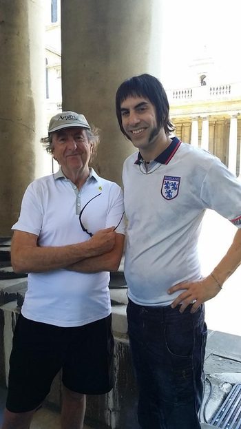 Eric Idle y Sacha Baron Cohen en el rodaje de 'Grimsby'