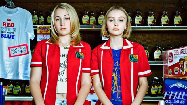  Harley Quinn Smith y Lily-Rose Depp protagonizan la primera imagen de 'Yoga Hosers'