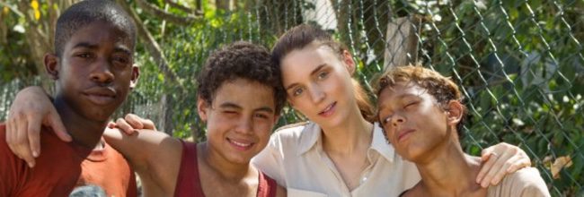 Rooney Mara con los niños