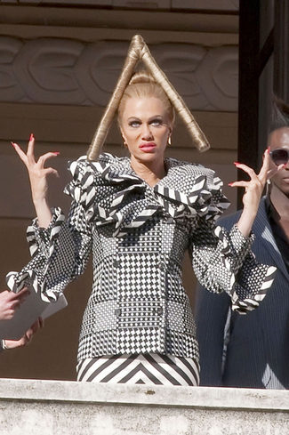 Primera imagen de una irreconocible Kristen Wiig en 'Zoolander 2'