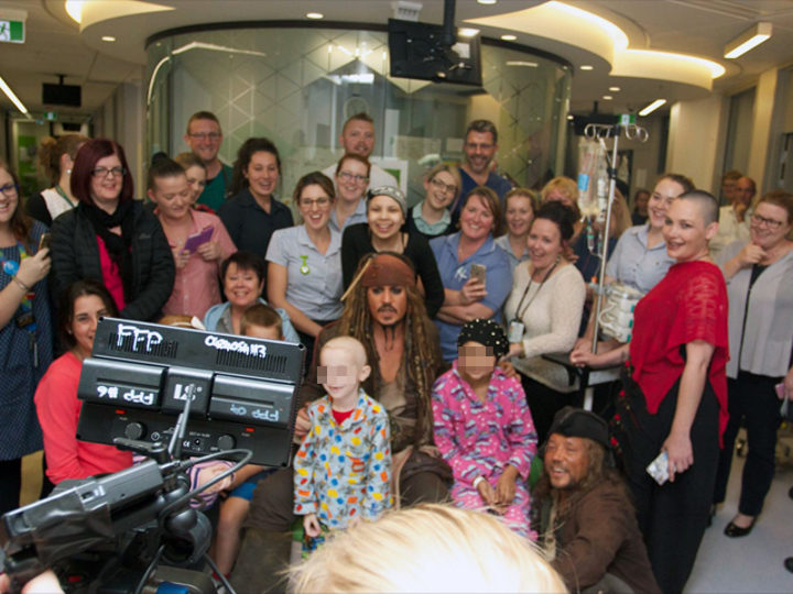  Johnny Depp en un hospital de niños de Australia