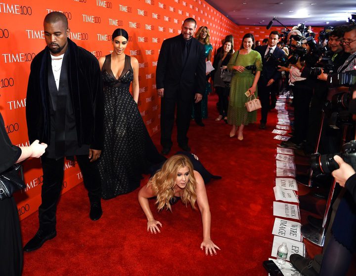  Amy Schumer en la alfombra roja de Time con Kanye West y Kim Kardashian