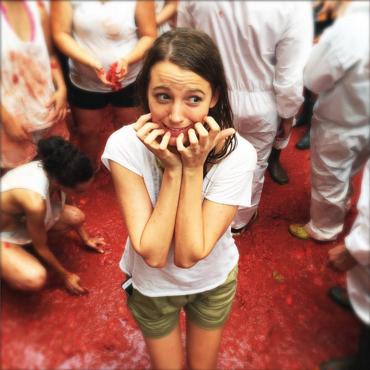  Blake Lively en la tomatina durante el rodaje de 'All I See Is You'