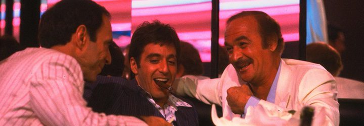 Fotograma de la película 'El precio del poder (Scarface)' con Robert Loggia a la izquierda