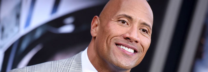  Dwayne Johnson sonriéndo