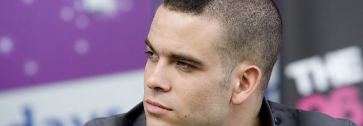  Mark Salling posando en una fotografía