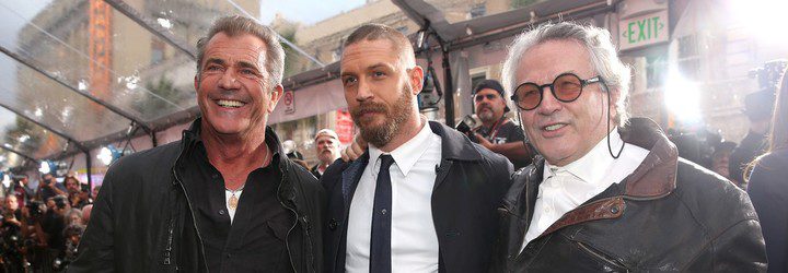  George Miller con los protagonistas de 'Mad Max'