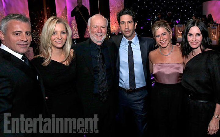  Una de las fotos oficiales en las que se puede ver a la mayor parte del elenco de 'Friends' reunido