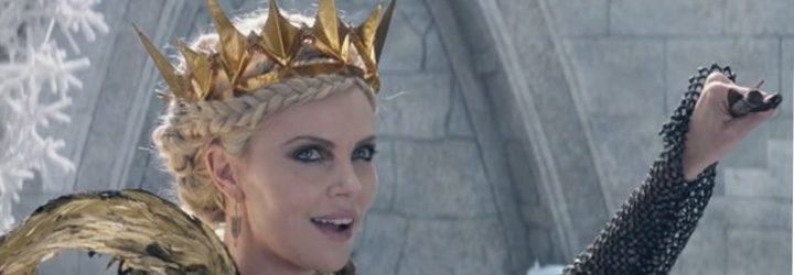  Charlize Theron interpretando a la reina Ravenna en 'El cazador y la reina de hielo'