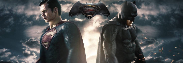 fotografía de un cartel de 'Batman V Superman: El amanecer de la justicia