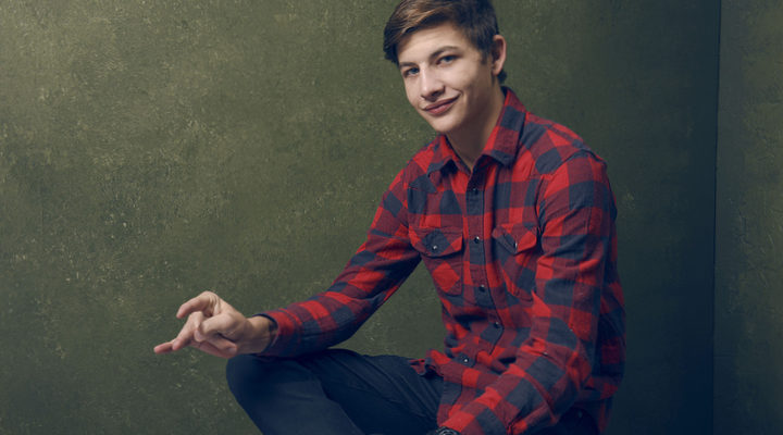 el actor Tye Sheridan posando