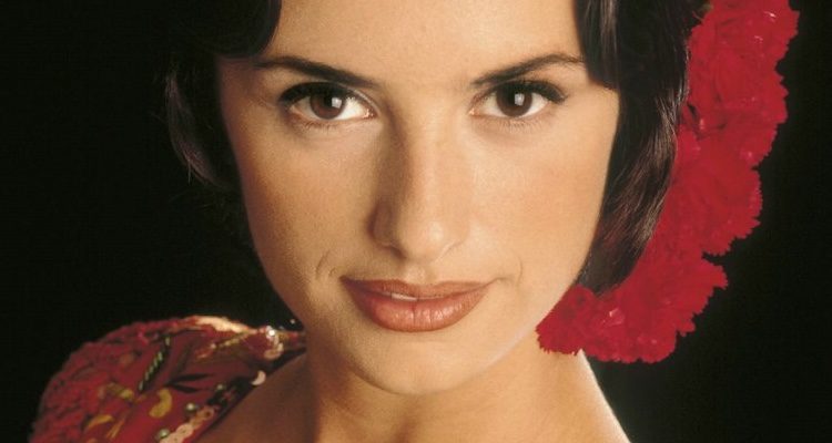  Penélope Cruz en un fotograma de 'La niña de sus ojos'