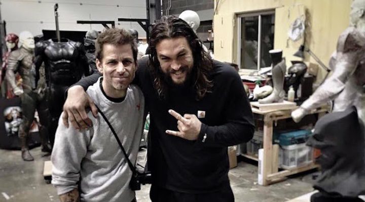  Zack Snyder Jason Momoa en una foto publicada en las redes sociales