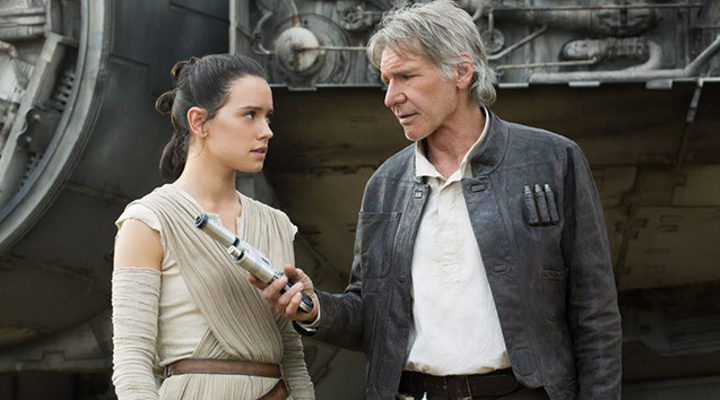 Harrison Ford y Daisy Ridley en el set